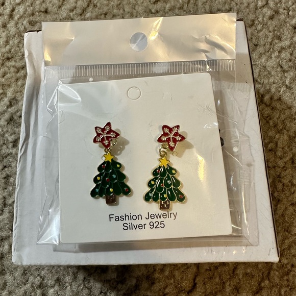 NEW Silver 925 Christmas Tree Green & Crimson Teardrop Holiday Earrings Jewelry - Picture 3 of 3
